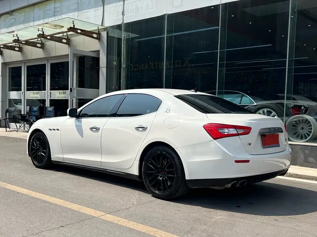 Ghibli 3.0 T Standard