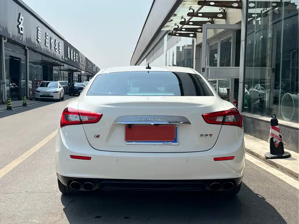 Ghibli 3.0 T Standard