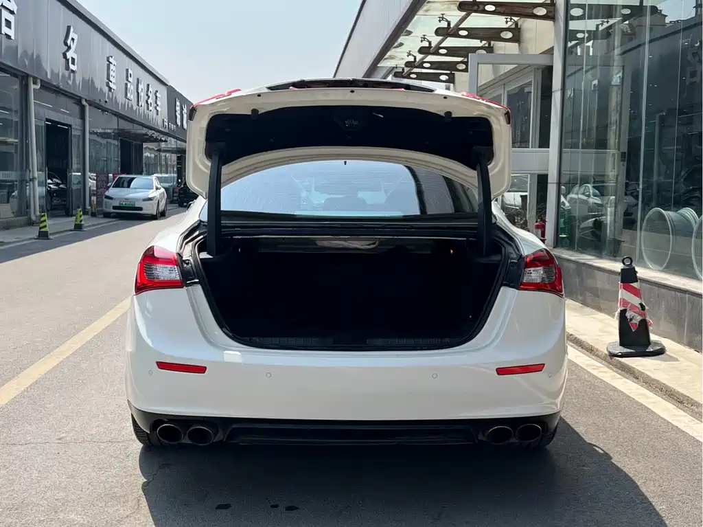 Ghibli 3.0 T Standard