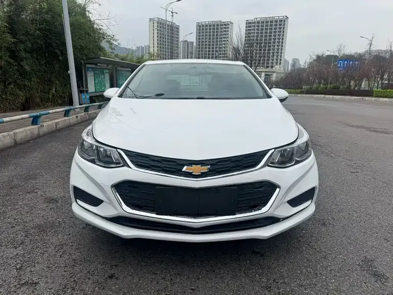 Chevrolet Cruze 1.5 L Auto Pioneer Sunroof