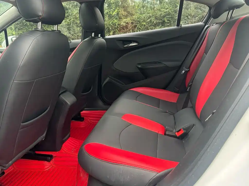 Cruze 1.5 L Auto Pioneer Sunroof