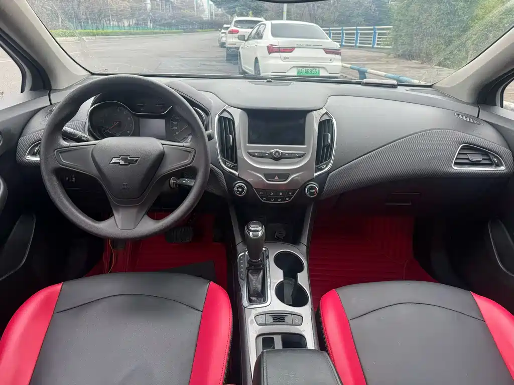 Cruze 1.5 L Auto Pioneer Sunroof