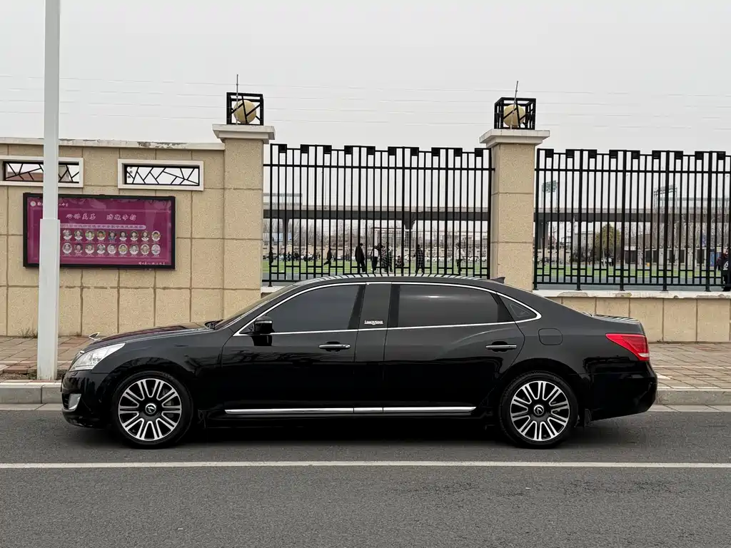 Equus 5.0 GDi Extended Flagship