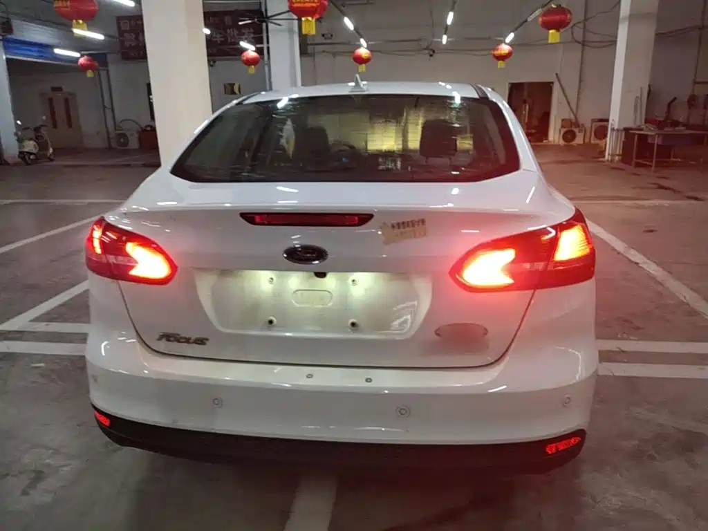 Focus Sedan 1.6 L Auto Style Smart Travel