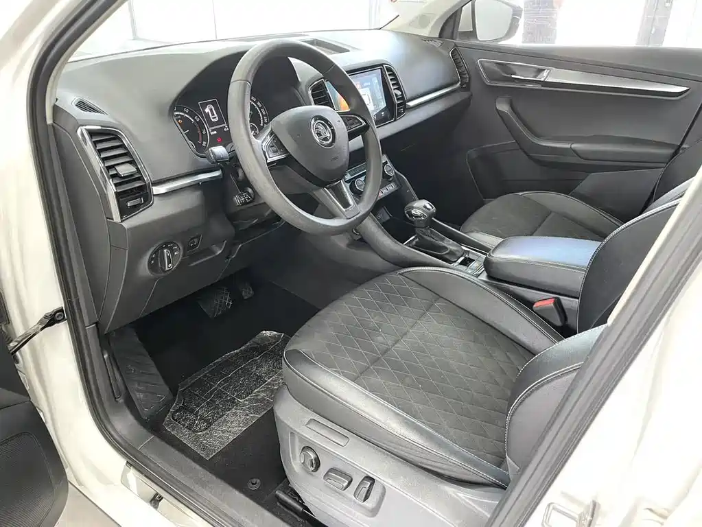 Karoq TSI280 Luxury