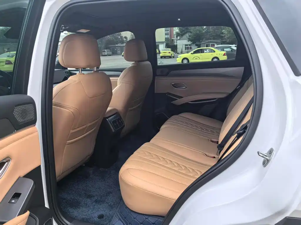 Song L DM-i Smart Drive 112 km Transcend