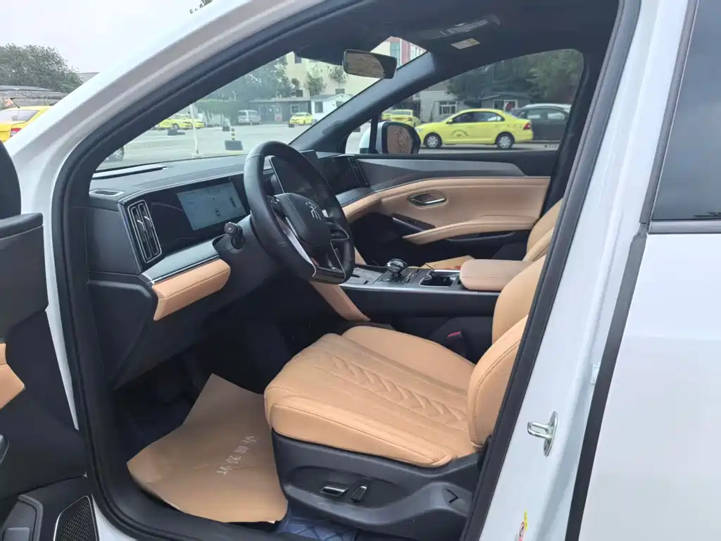 Song L DM-i Smart Drive 112 km Transcend