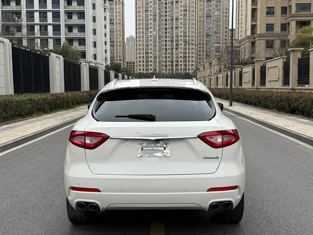 Levante 3.0 T Standard