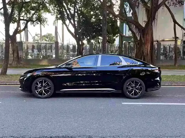 BYD Han DM-i 125 KM Distinguished