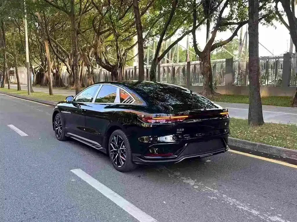 Han DM-i 125 KM Distinguished