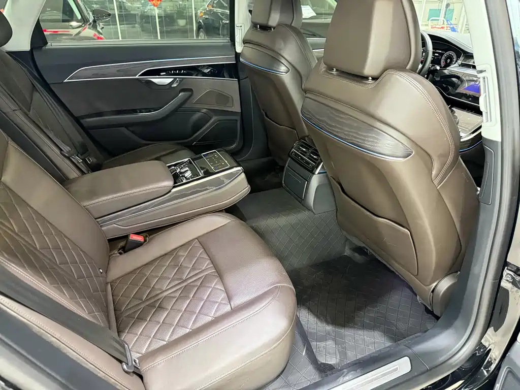 Audi A8 A8 L 50 TFSI quattro Comfort Collector