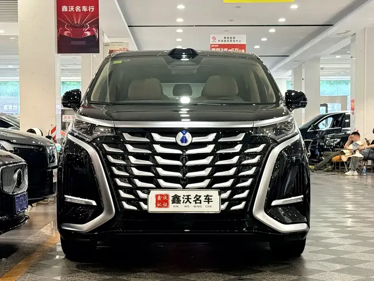 Denza D9 DM-i Smart Drive 1020 4 WD Honored