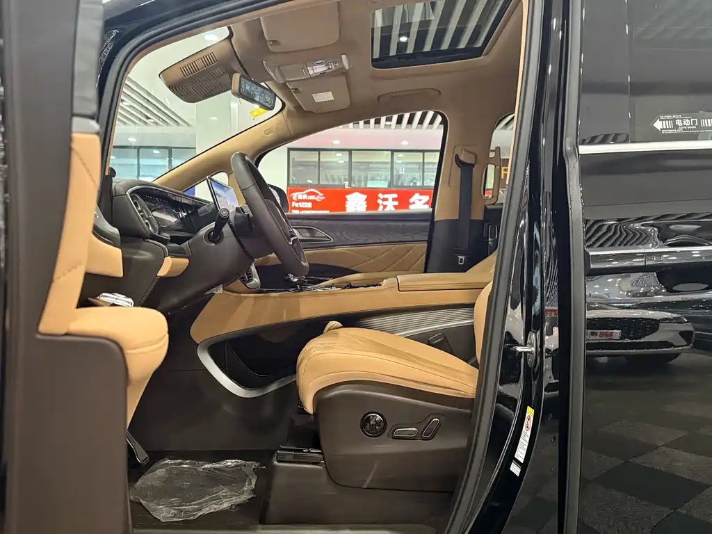 Denza D9 DM-i Smart Drive 1020 4 WD Honored