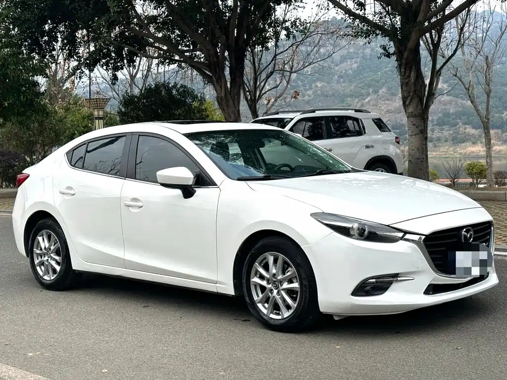 Mazda 3 Axela Sedan 1.5 L Auto Comfort CN-V