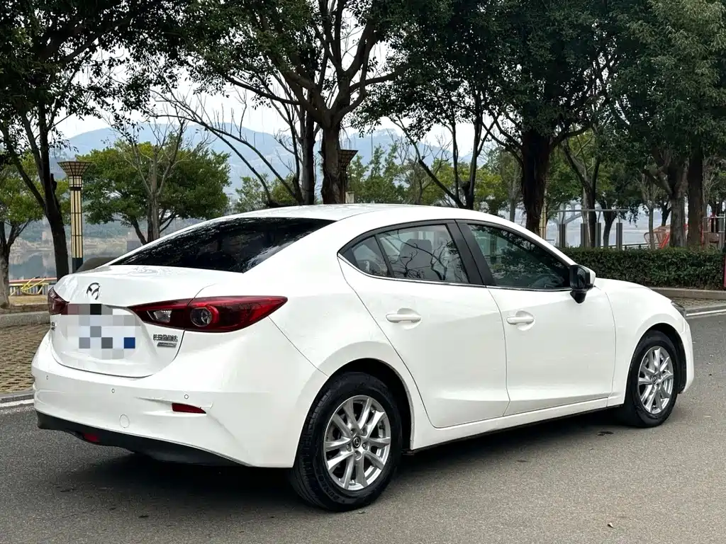 Mazda 3 Axela Sedan 1.5 L Auto Comfort CN-V