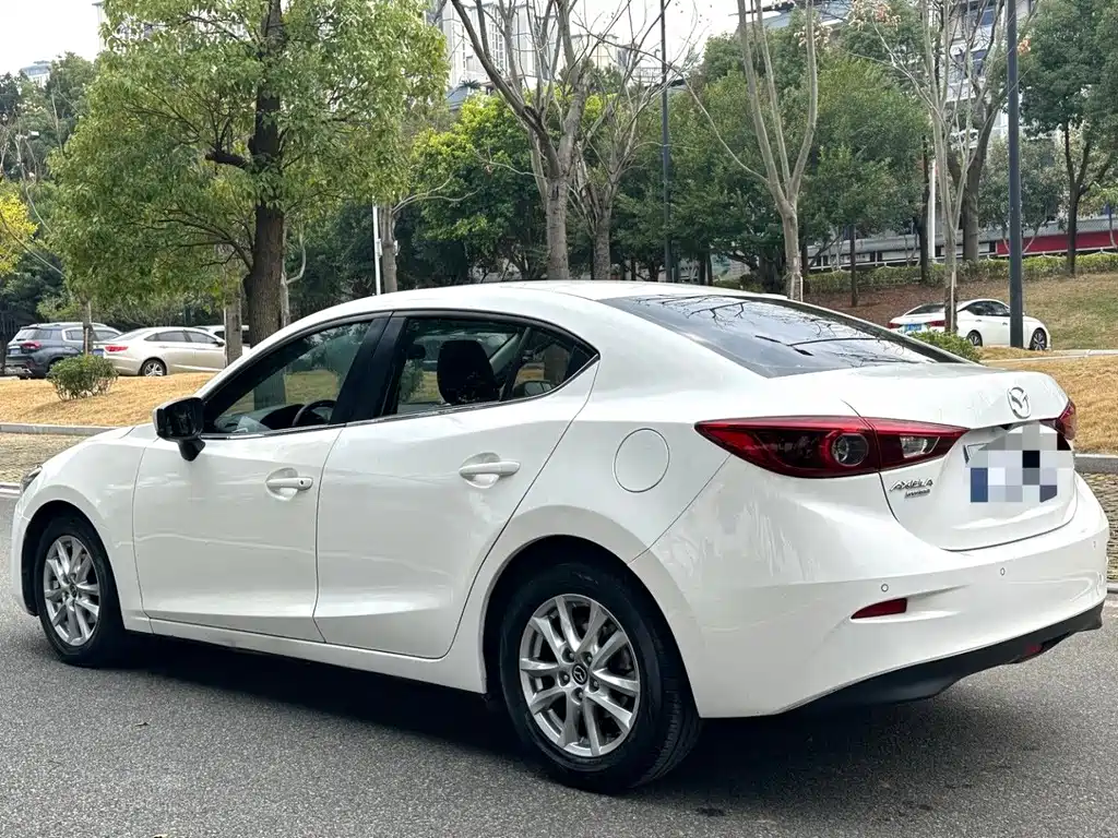 Mazda 3 Axela Sedan 1.5 L Auto Comfort CN-V
