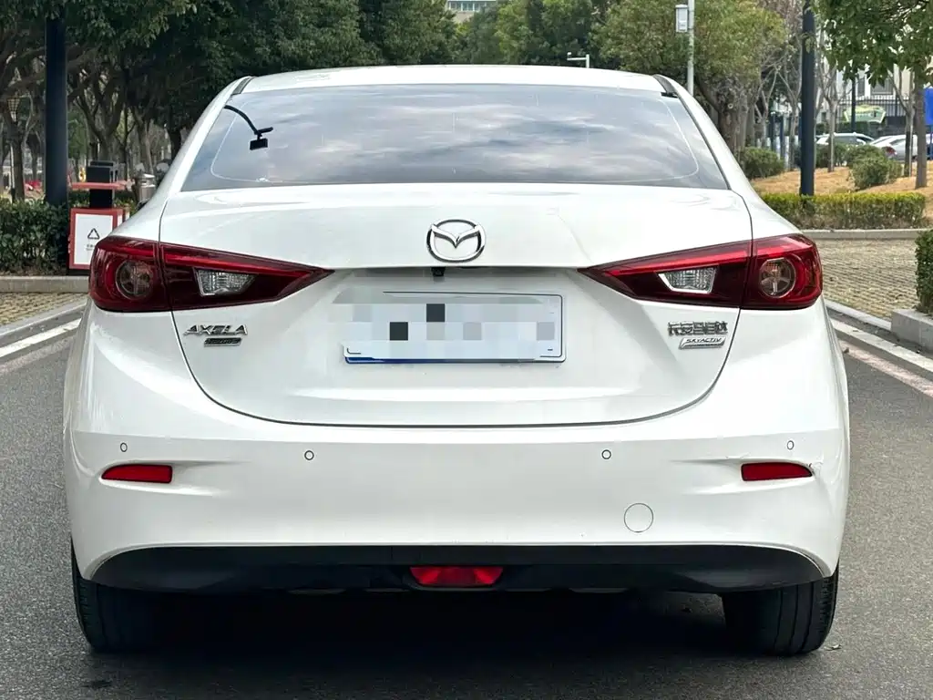 Mazda 3 Axela Sedan 1.5 L Auto Comfort CN-V