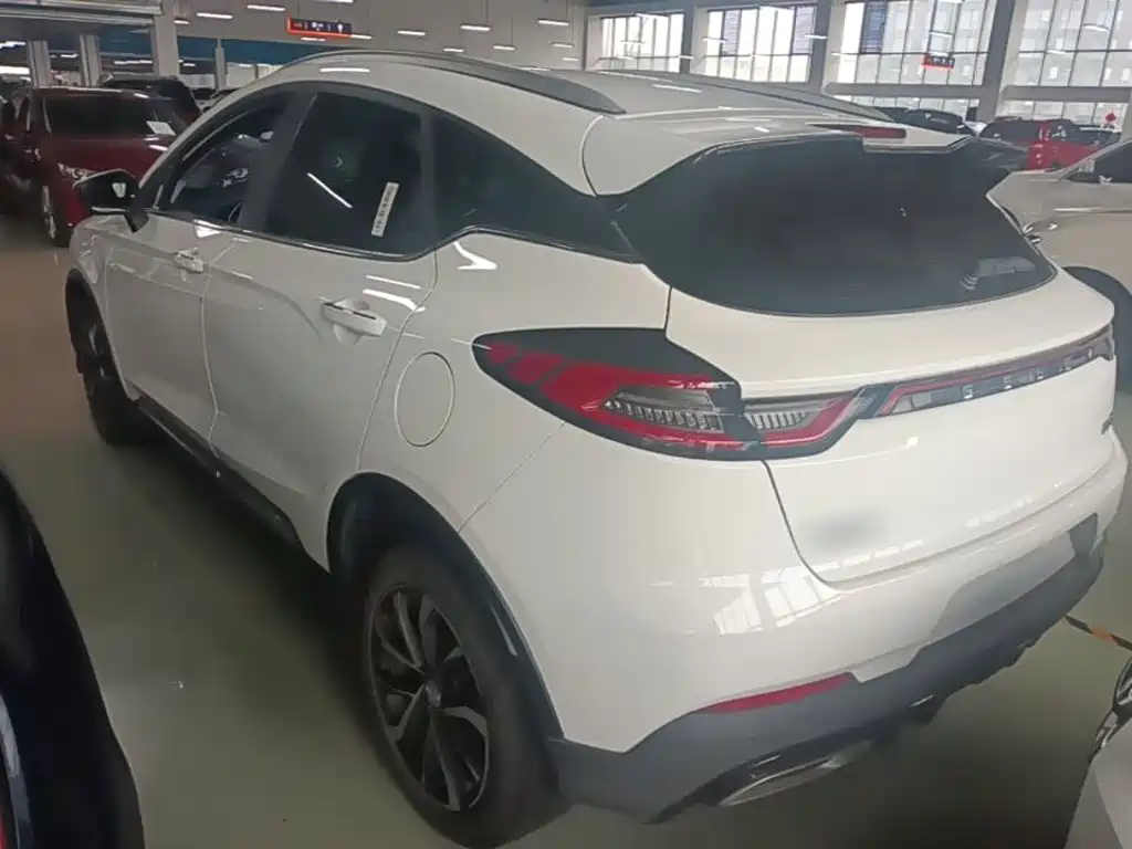 Emgrand S 1.4 T CVT Crossover Player