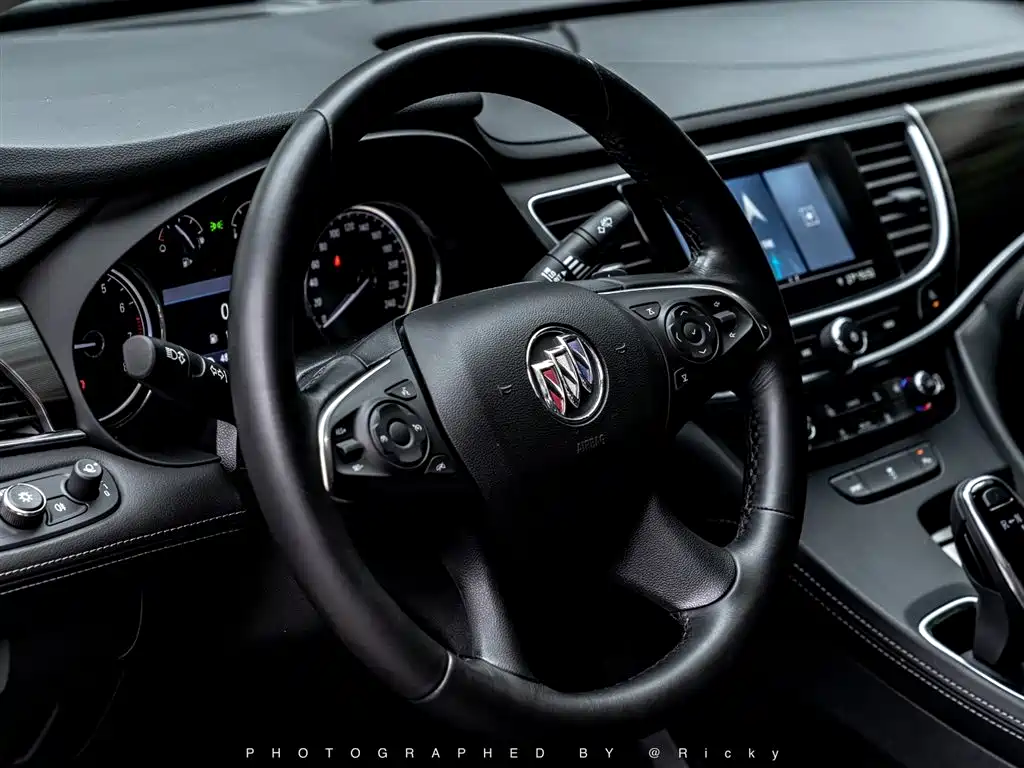 LaCrosse 652 T Luxury