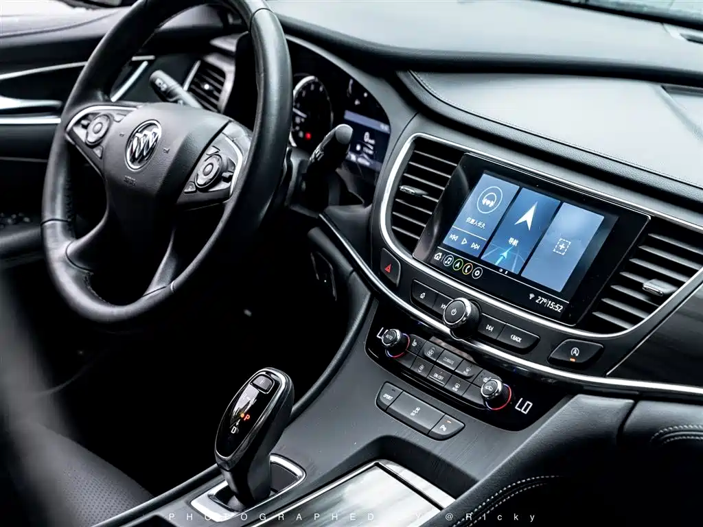 LaCrosse 652 T Luxury