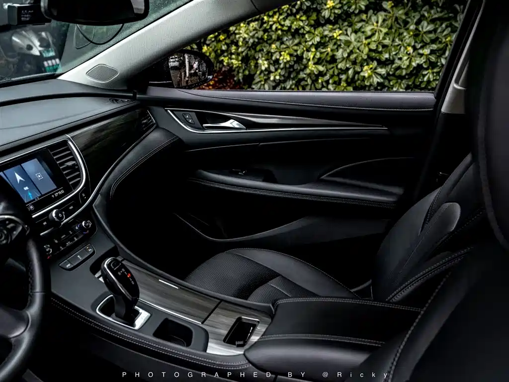 LaCrosse 652 T Luxury