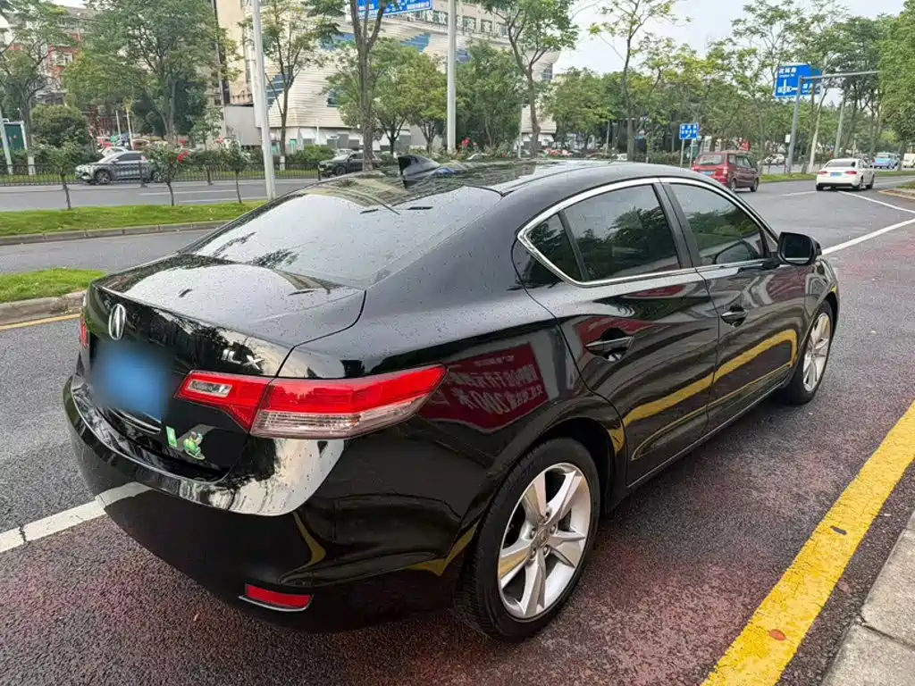 Acura ILX 2.0 L Elite Sharp