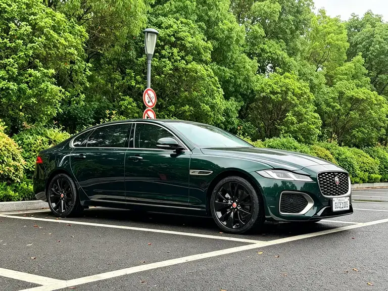 Jaguar XFL XFL 2.0 T P250 2 WD Premium Luxury Gilt