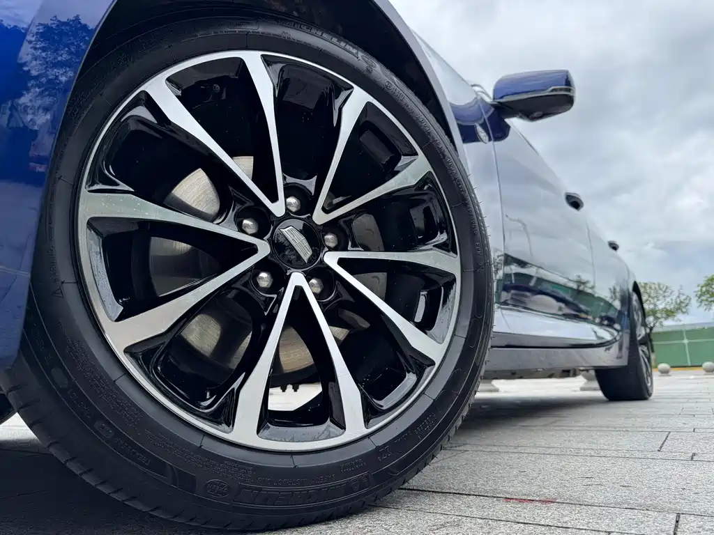 Cadillac CT5 28 T Luxury (Standard)