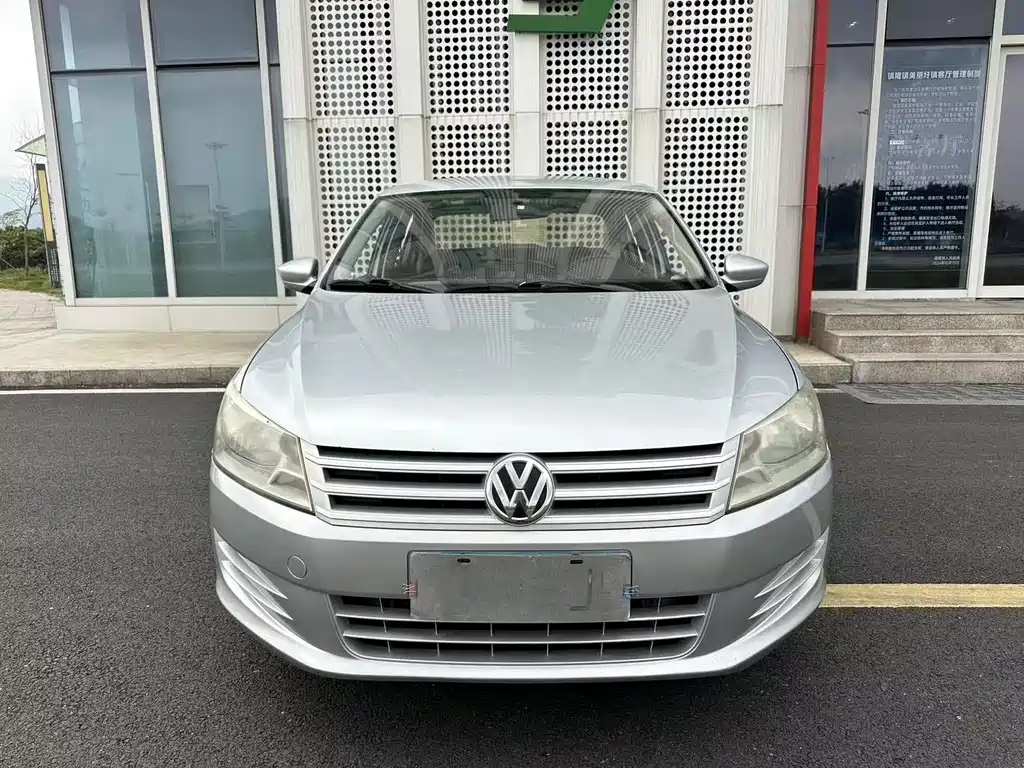 Santana 1.6 L Auto Style