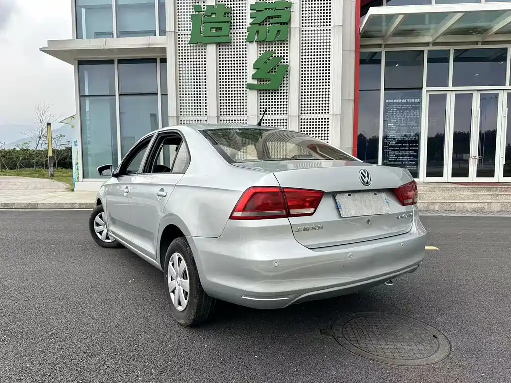 Santana 1.6 L Auto Style