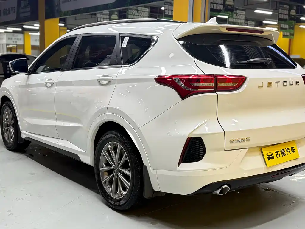 Jetour X70 1.5 T DCT Joy Travel 7-seat