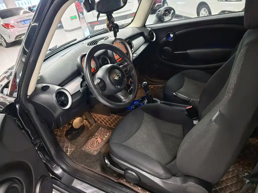 MINI 1.6 L ONE Limited 3 rd Edition