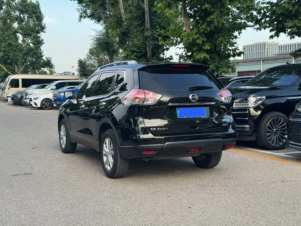 X-Trail 2.5 L CVT Leading MAX 4 WD