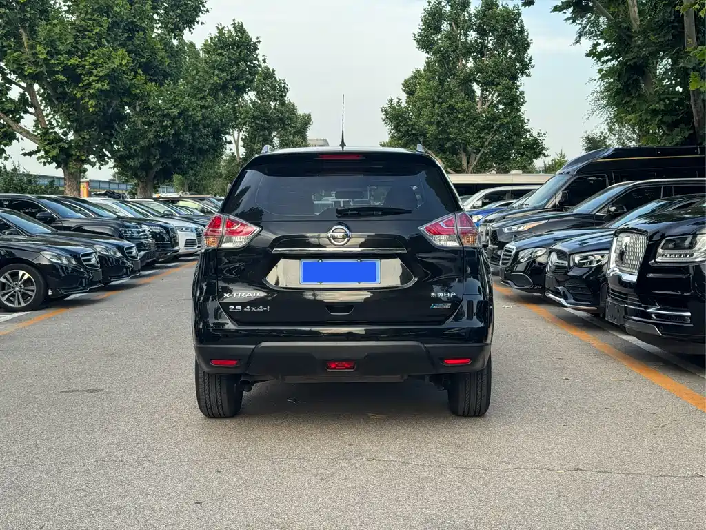 X-Trail 2.5 L CVT Leading MAX 4 WD