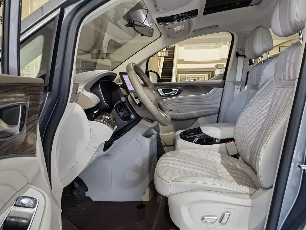 Roewe iMAX8 400 TGI Premium
