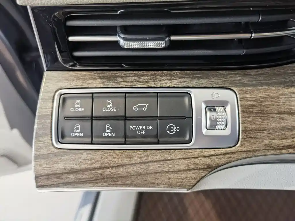 Roewe iMAX8 400 TGI Premium