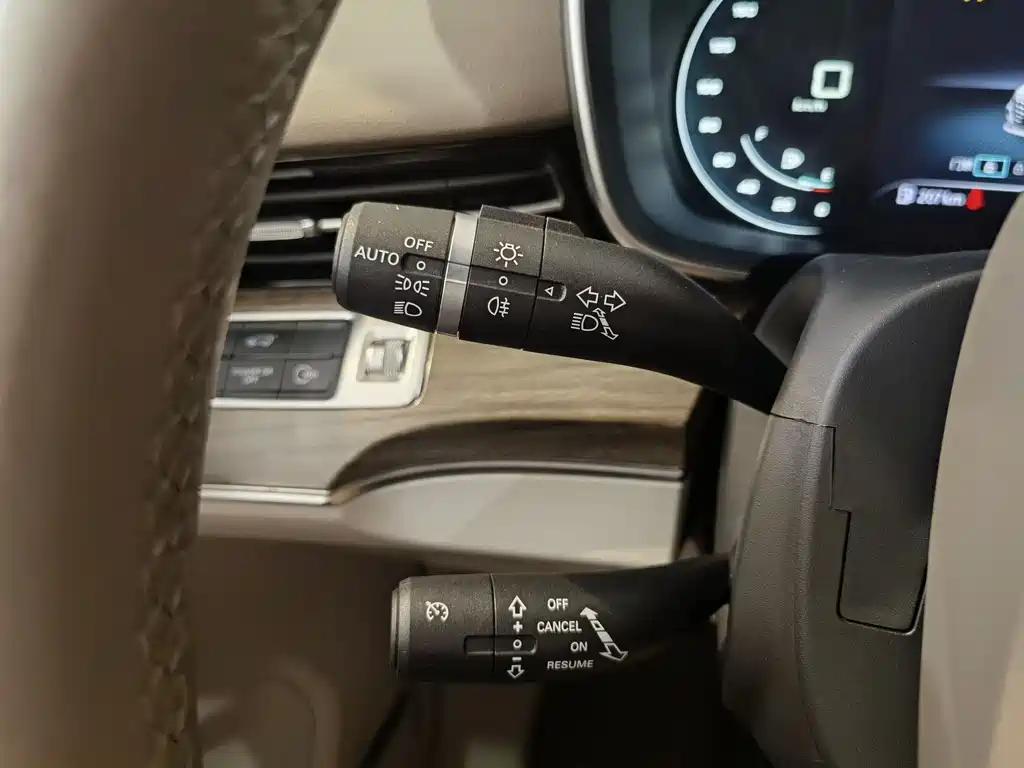 Roewe iMAX8 400 TGI Premium