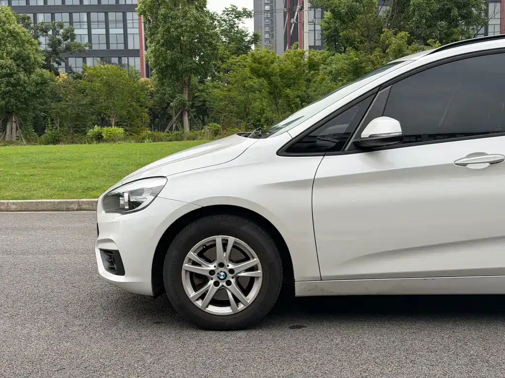 BMW 2 Series Active Tourer 218 i Leading