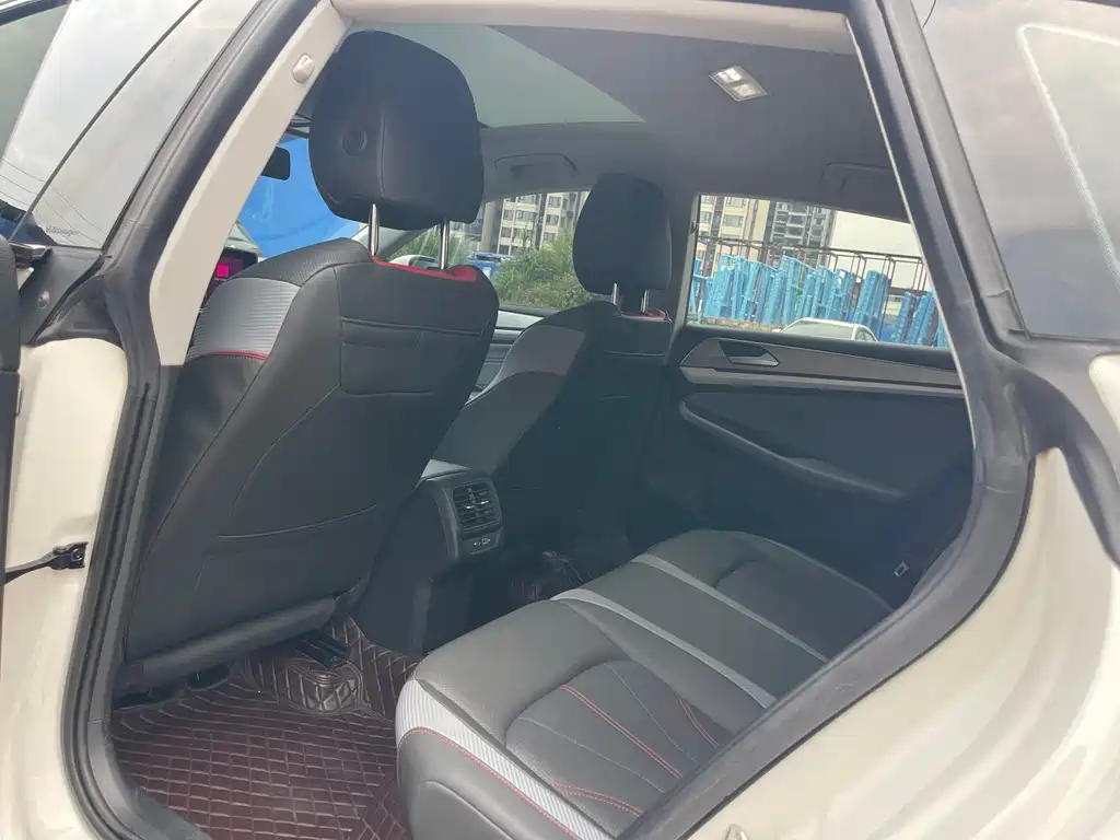 Lamando Lamando L 280 TSI DSG Spicy Cool