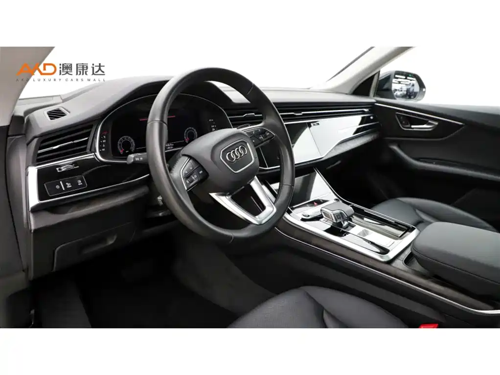 Audi Q8 55 TFSI Luxury Dynamic