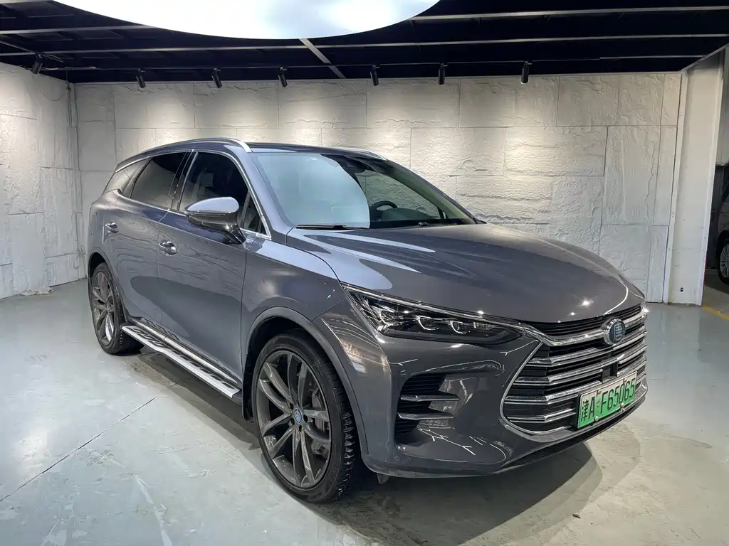 Tang NEV DM 2.0 T Full-time 4 WD Connected Genesis 7-seat CN-V