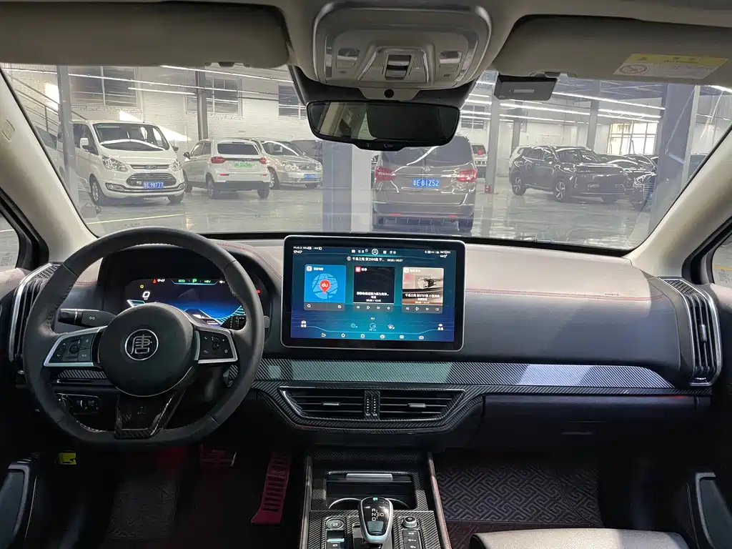 Tang NEV DM 2.0 T Full-time 4 WD Connected Genesis 7-seat CN-V