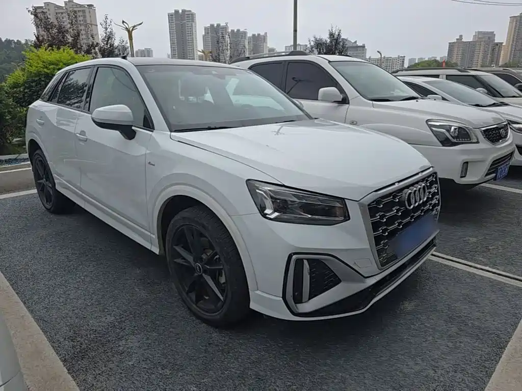 Audi Q2 L 35 TFSI Progressive Dynamic