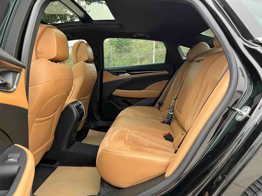 LaCrosse 652 T Distinguished