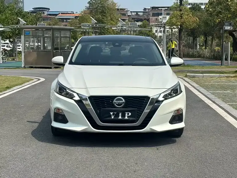 Nissan Teana 2.0 L XL Upper Smart Travel