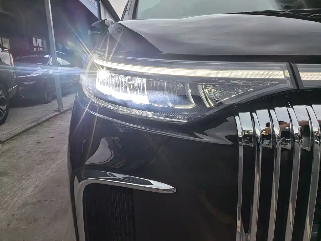 Voyah Dreamer PHEV 4 WD Flagship Kunpeng