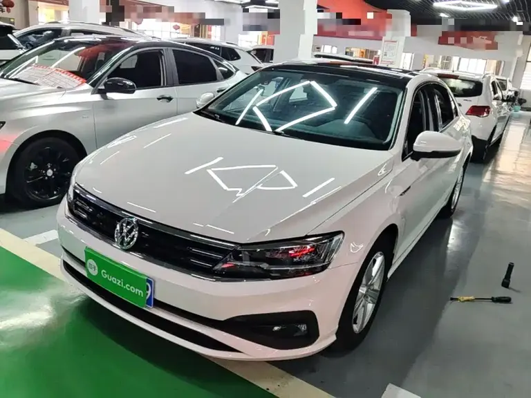 Volkswagen Lamando 230 TSI DSG Style