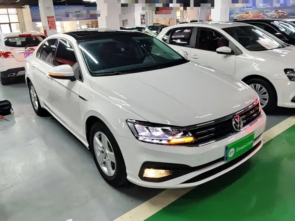 Lamando 230 TSI DSG Style