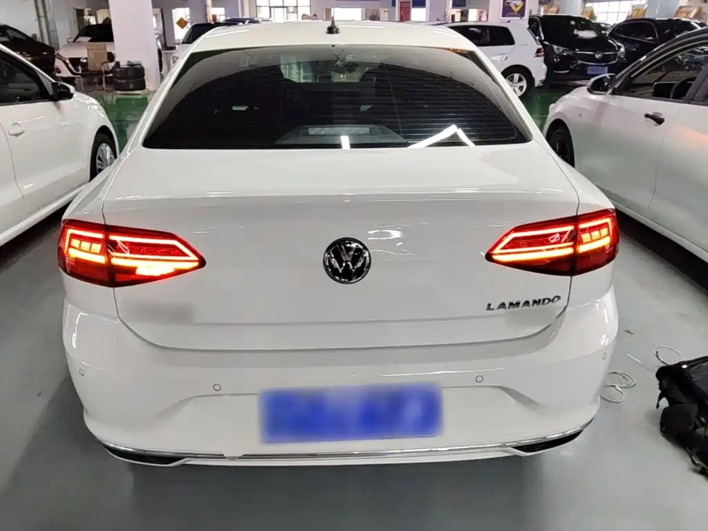 Lamando 230 TSI DSG Style