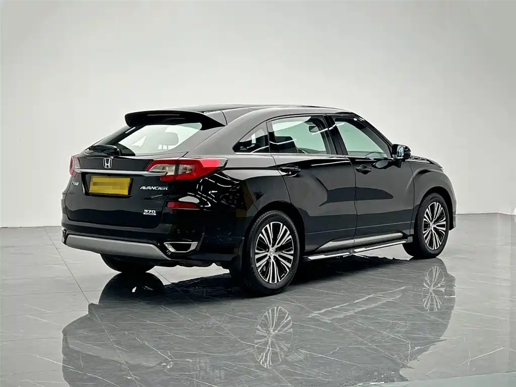 Avancier 370 TURBO 2 WD Luxury